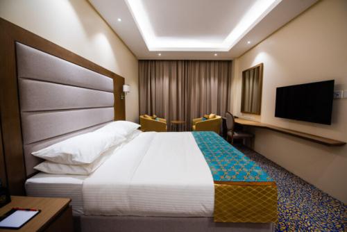 Blissfull Stay - Deluxe Room with Breakfast